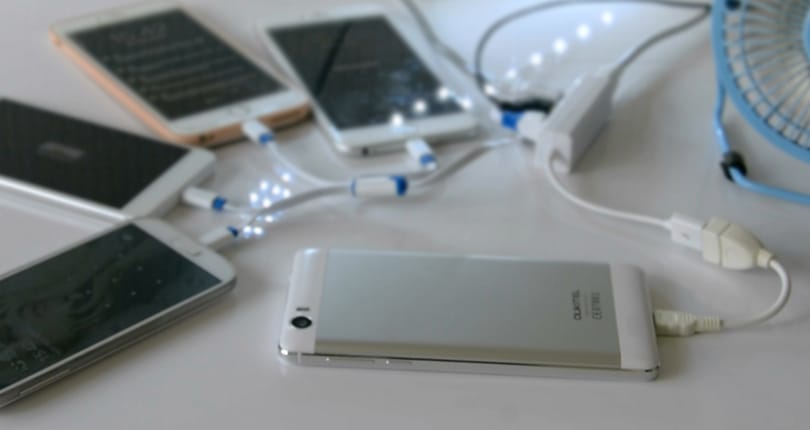 Videó: nem kell telefontöltő, ha ilyen az okostelefon
