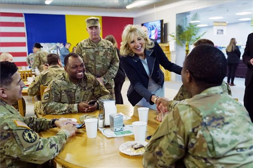 Jill Biden: Az ukrán anyák gyerekeikért vállalt küzdelme csodálatra méltó