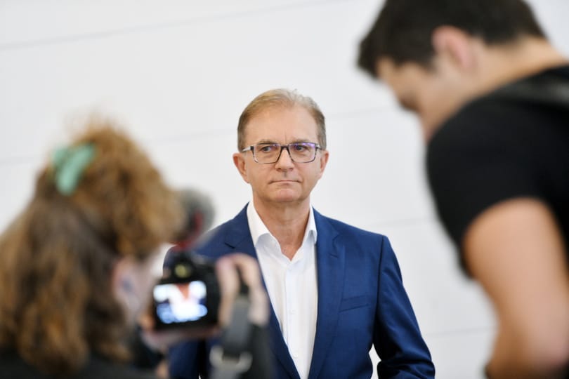 Tóth Csaba mentelmi jogának felfüggesztését jasvasolják – az ügyészség 250 milliós kenőpénzről ír