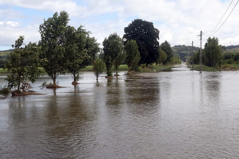 Árad a Sajó, több utat is lezártak Borsodban