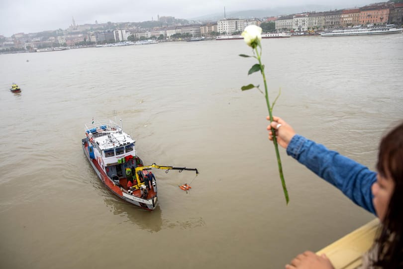 Nem lesz kötelező a boncolás: a hajótragédia miatt módosíthat az Orbán-kormány
