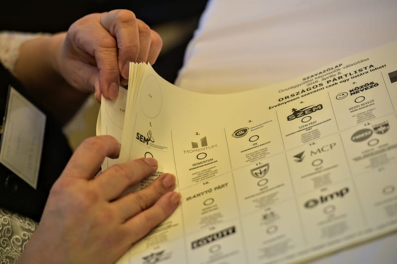 Tévedésből lehúzták nyolc szavazólapról a DK jelöltjét Komlón