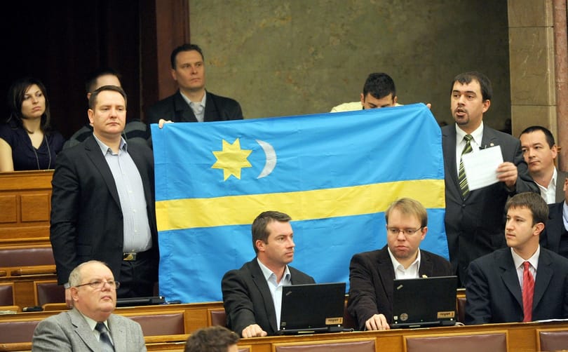 Vona tiltása ellenére indulnának a tisztújításon a radikális jobbikosok