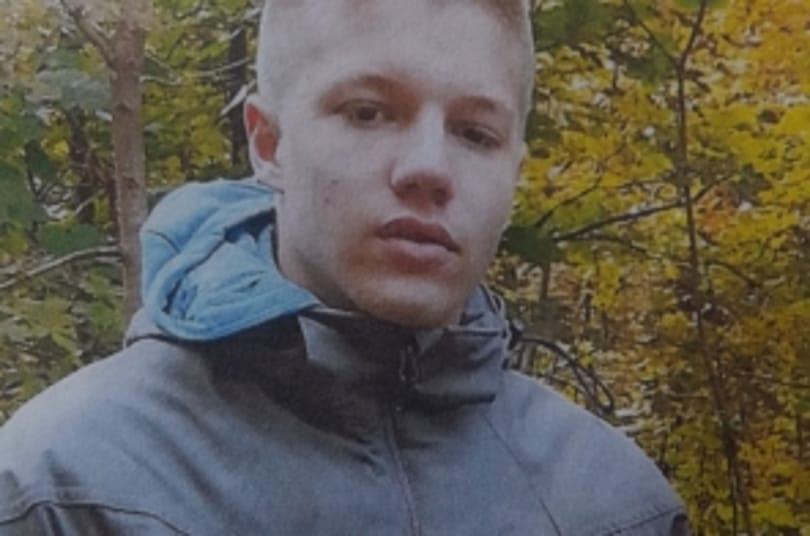 Hétfő óta nem találják ezt a 17 éves fiút - fotó