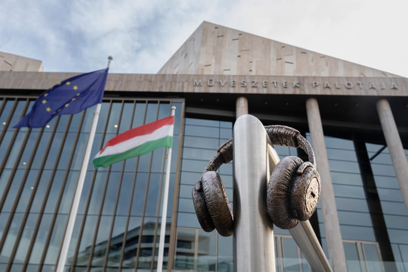 Ezúttal meg is szólal Kolodko Mihály szobra