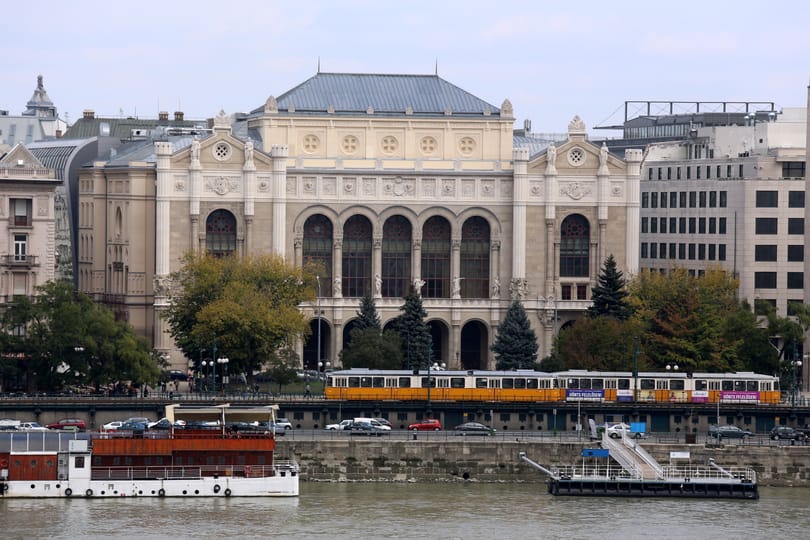 A XX. századi francia zenetörténet megkerülhetetlenül alkotásai hallhatók a Pesti Vigadóban