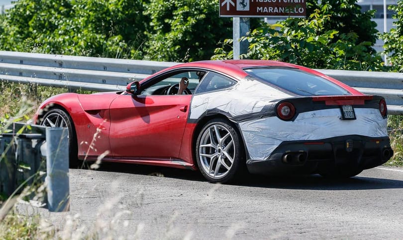 Felfrissíti az F12 Berlinettát a Ferrari