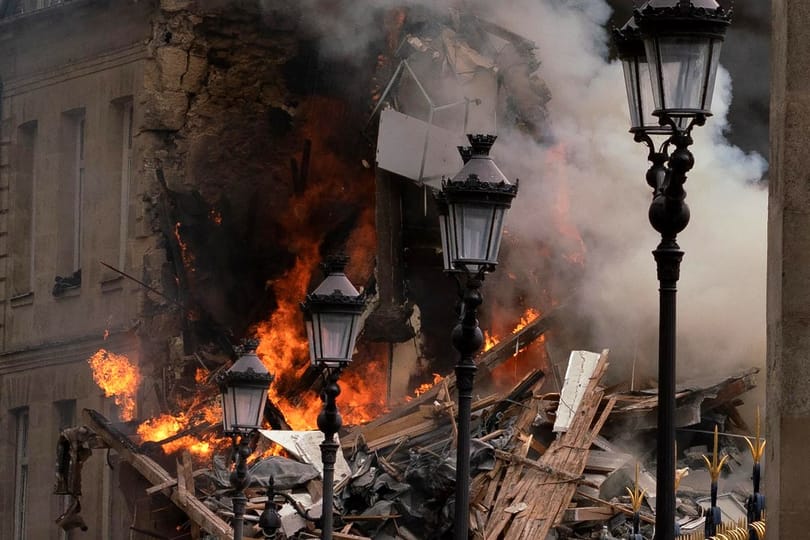 Robbanás történt Párizs belvárosában - videó