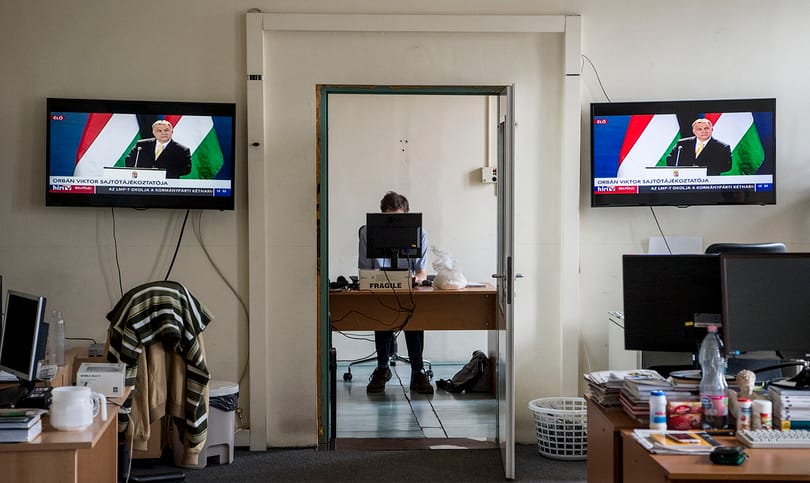 Hálapénzen élő jobboldali megmondók: a kultúrharc összeér a médiaháborúval