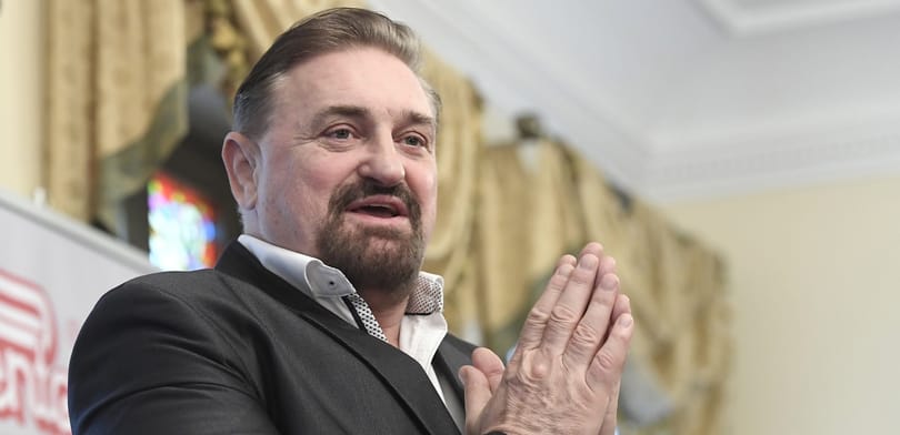 Növényi Norbert: Vers mindenkinek, illetve Simonka Györgynek