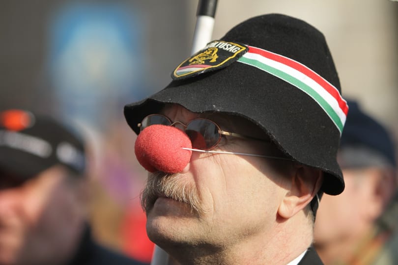 Orbán meg röhög a markába