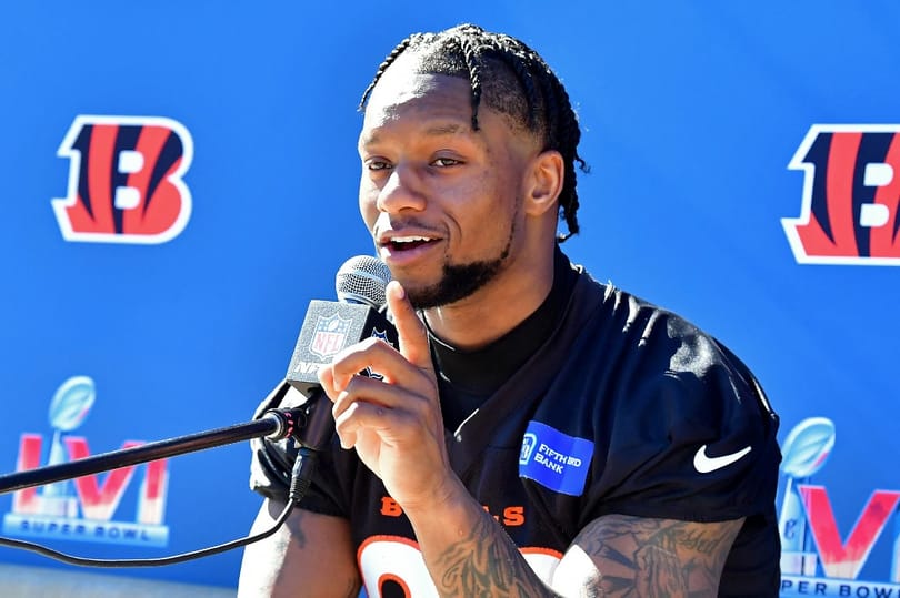 Lövöldözésben megsérült kiskorú miatt nyomozó rendőrök kutatták át az NFL-sztár házát