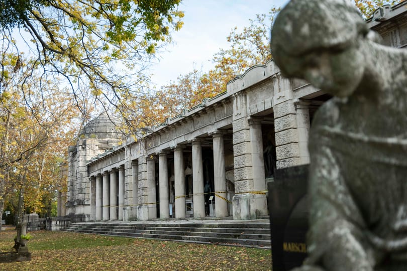 Négy kaput is bezárnak, ezentúl csak a főbejáraton keresztül lehet bejutni a Farkasréti temetőbe