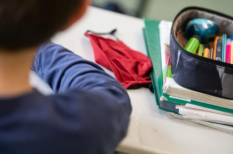 Rétvári Bence a magyar oktatáspolitikáról dicsekedett, csak pár dolgot elfelejtett megemlíteni