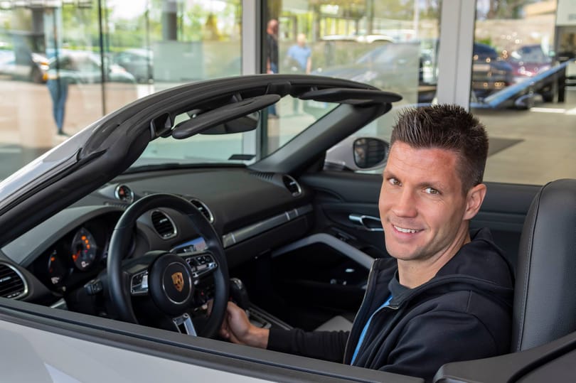 Fotó: Több mint 20 milliós Porschéval lepte meg magát Guzmics