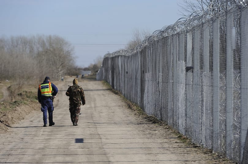 Magyar felügyelet alatt dolgoznának Orbán 