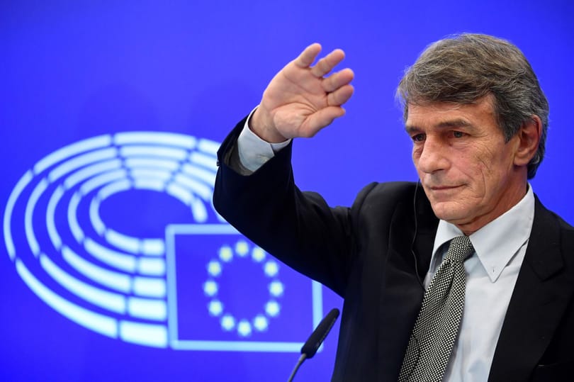 Többek közt Magyarország miatt perli be az Európai Parlament az Európai Bizottságot