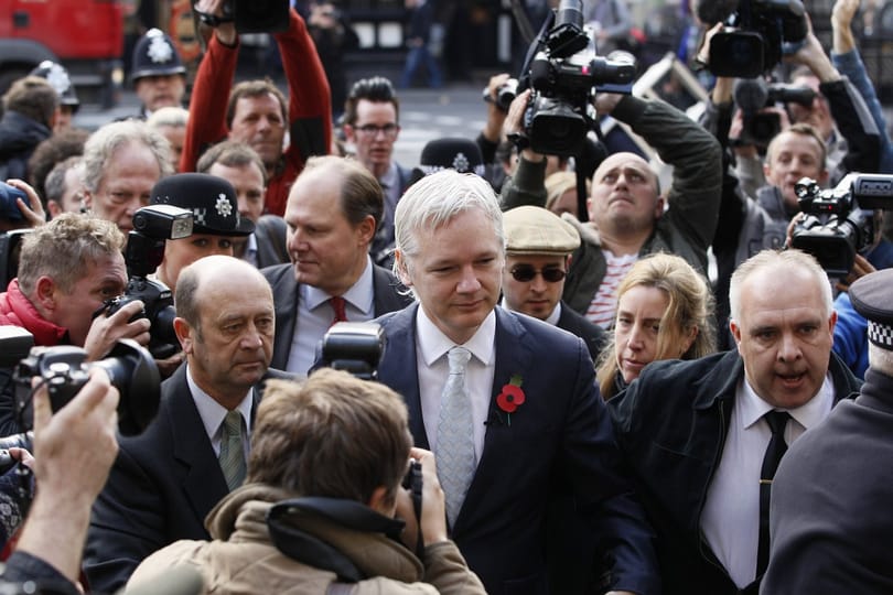Assange anyja: 