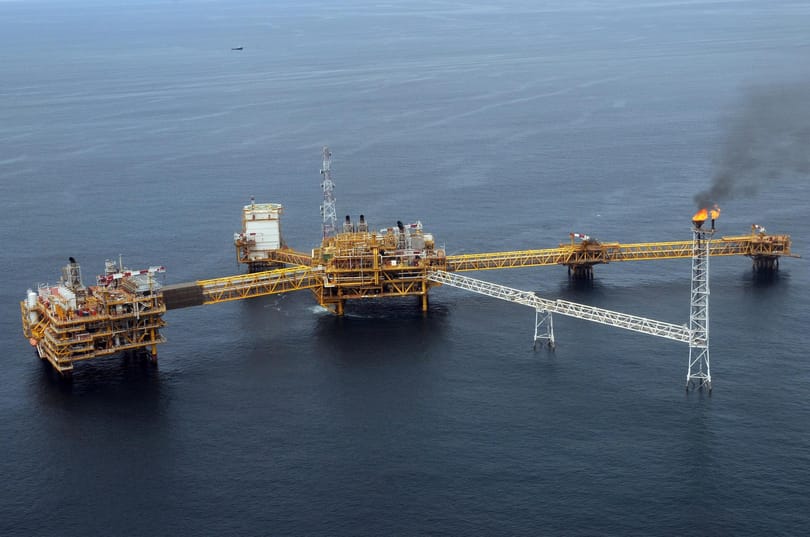 Meglepetés az OPEC+-tól: csökkentik az olajkitermelést