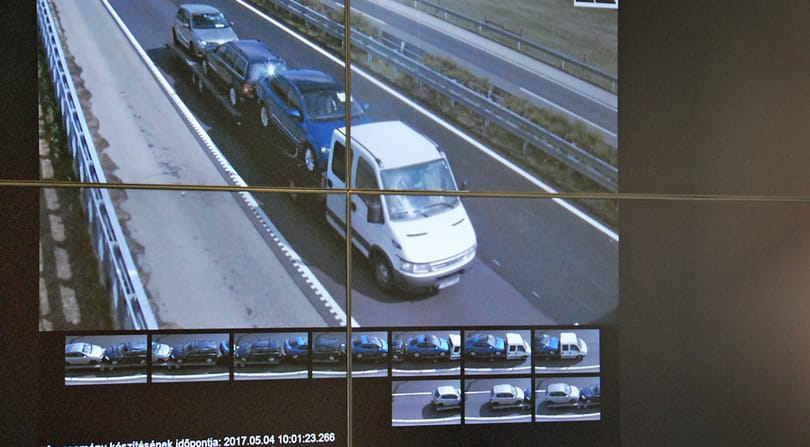 Ezért nem tud meglépni az díjfizető kamerák elől – megnéztük élőben