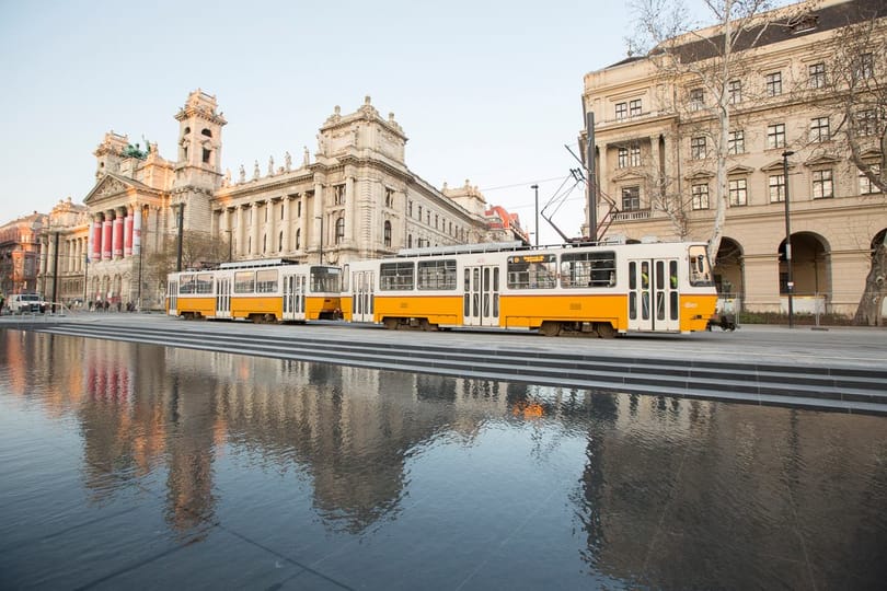 Az árvíz miatt keddtől egy szakaszon nem fog járni a 2-es villamos