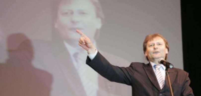 Hiller szerint a Fidesz legyőzése túlmutat Pesterzsébeten