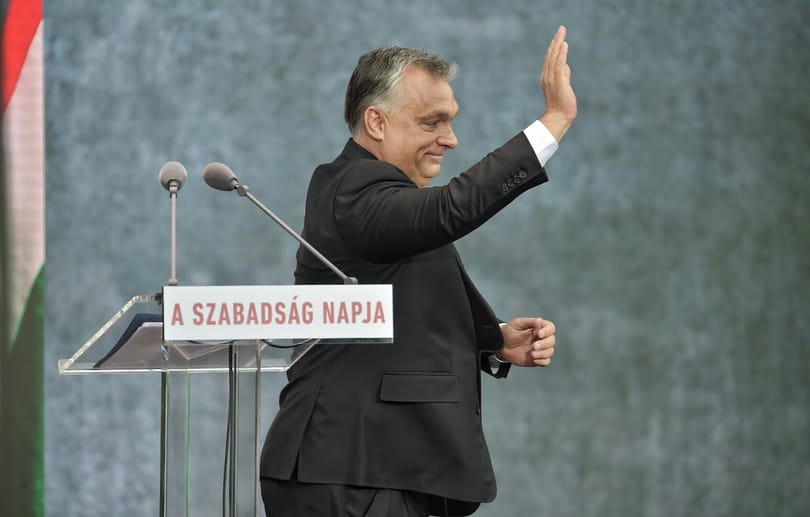Üzent a Néppárt Orbánnak: sürgősségi határozattervezettel tennék helyre