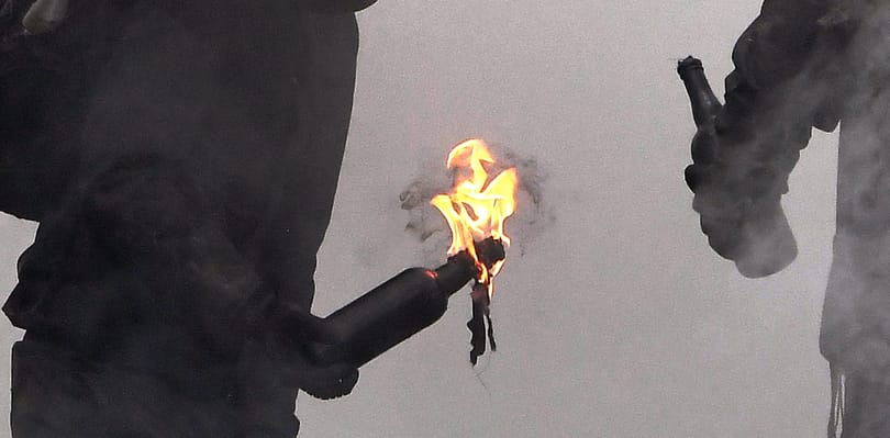 Molotov-koktélt dobtak egy ukrajnai orosz főkonzulátusra