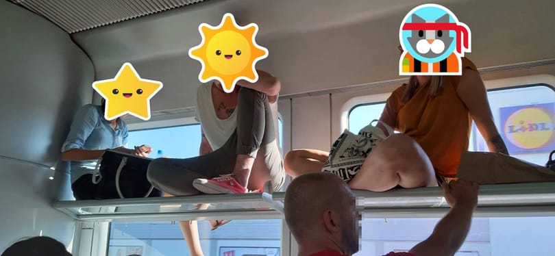 Kézi váltóállítás, ősrégi mozdonyok, késések, és a MÁV utasai még kérdezősködni mernek