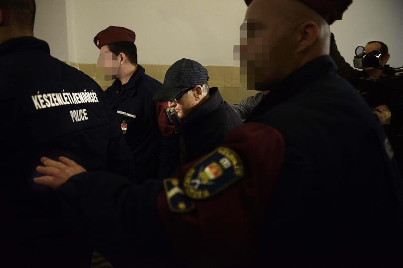 Semmit nem tudni, csak azt, hogy Simont rács mögött tartanák