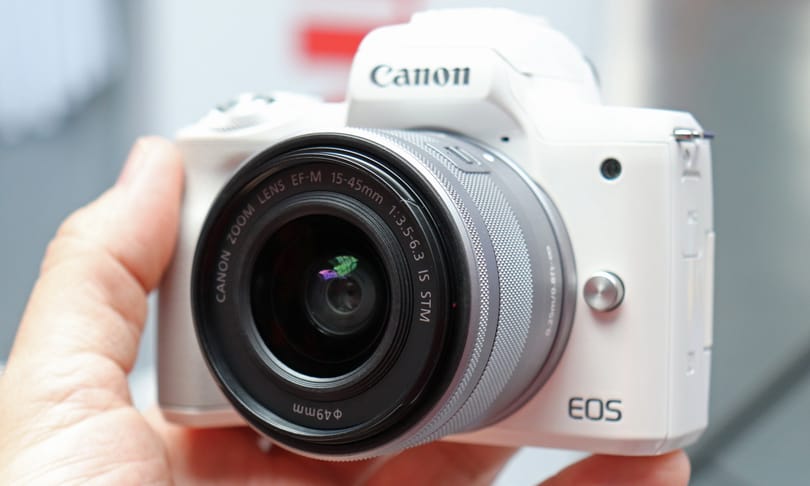 Kicsi a bors, de erős: itt a Canon tükör nélküli új fotómasinája