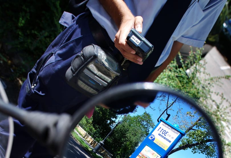 Parkolóőrökre lövöldözött: két év négy hónap
