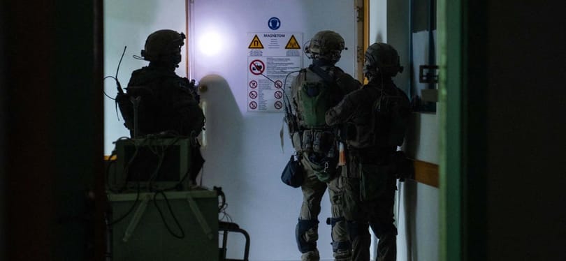 A túszokról készült fotókat tartalmazó laptopot találtak a Sifa kórházban az IDF katonái