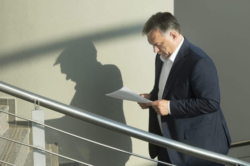 Az Együtt a Fidesz plakátügyeit is kivizsgáltatná