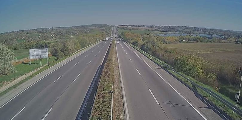 Kilométeres dugó van az M1-en egy baleset miatt