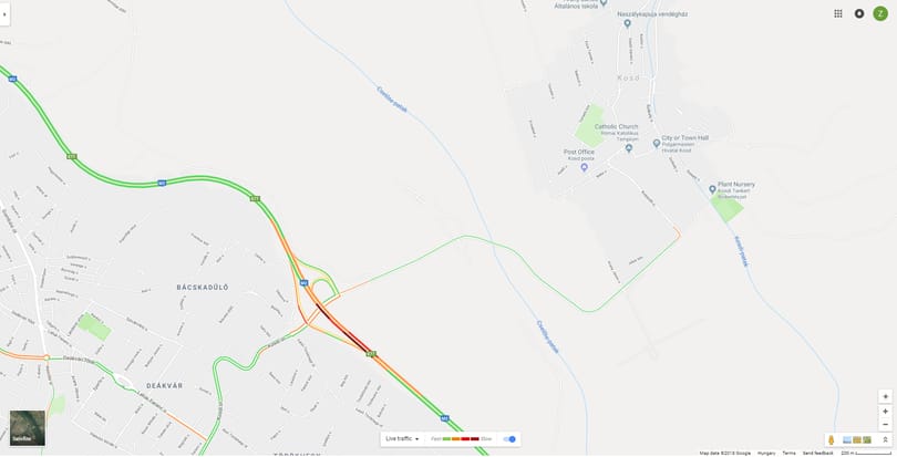 Összeütközött két kisteherautó, lezárták az M2-es autóutat