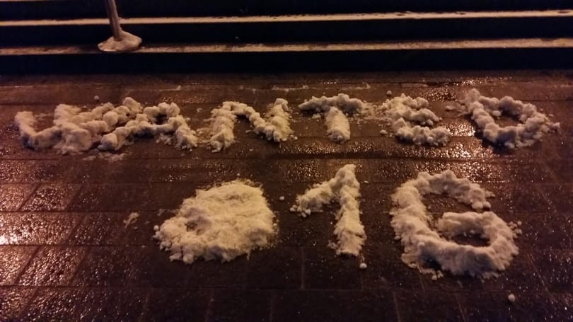 A VII. kerületi Fidesz-iroda falán is felbukkant az O1G felirat