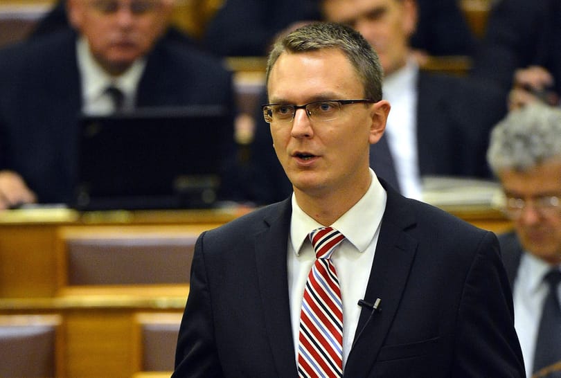 Ezért ne matass más sliccénél, Bence!