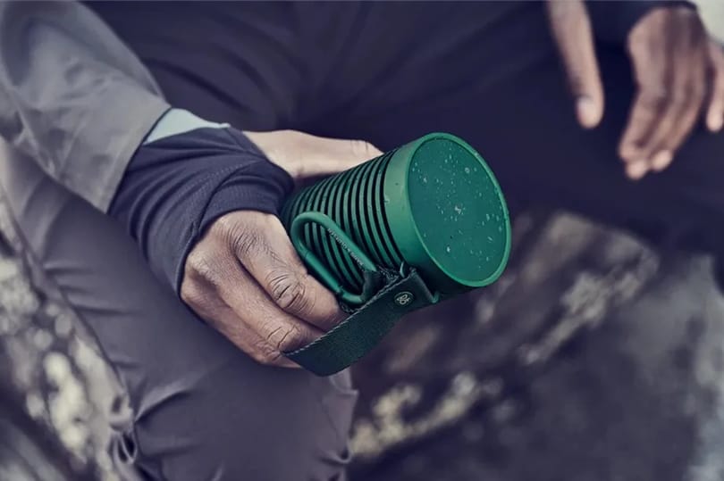 Egy feltöltés után 27 órán át szólhat a zene a Bang and Olufsen új hangszórójából