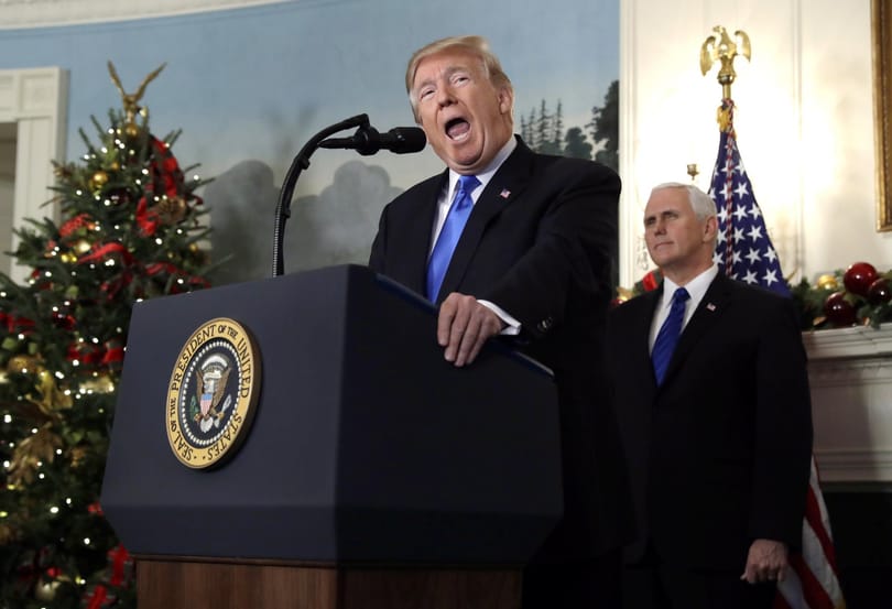 Amerikai adófizetők pénzén épülhet Trump fala a mexikói határra