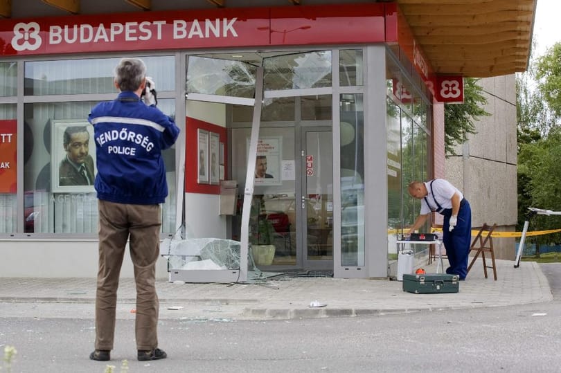 Öt és fél év alatt mintegy 12 millió forint nyomravezetői díjat fizettek ki