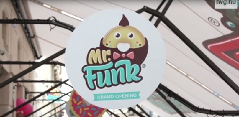 Mutyimentes fánk és oligarcházás: így nyílt meg Vajnáék fánkozója - videó