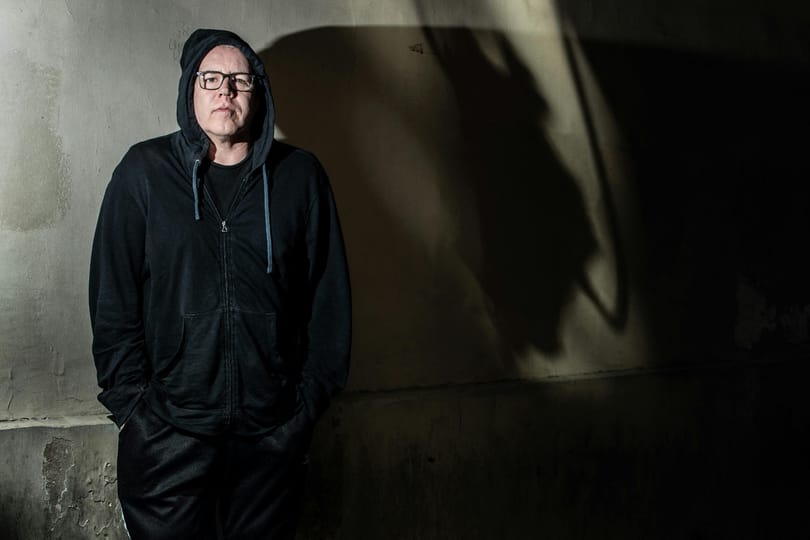 Bret Easton Ellis új regényében visszatér a dögös-dugós bulik és a kokszos keddek világába – plusz egy kis horror