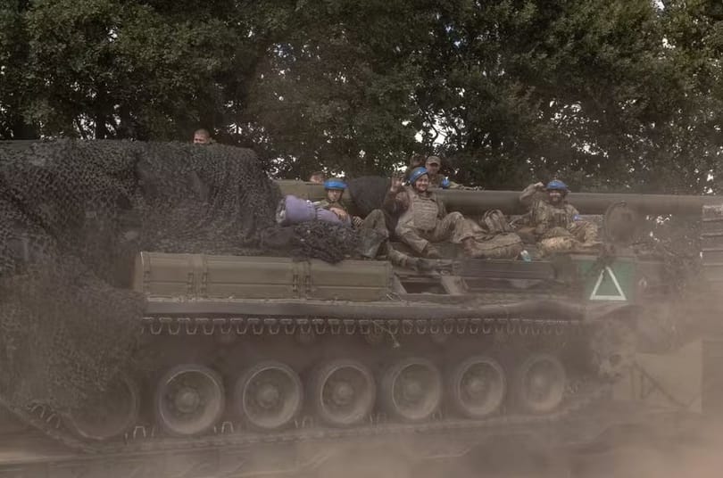 Furcsa jelzésű ukrán tankokat láttak az orosz-ukrán határnál, a kurszki offenzíva vidékén