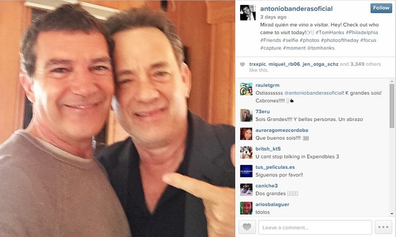 Fotó: Budapesten szelfizett Banderas és Tom Hanks
