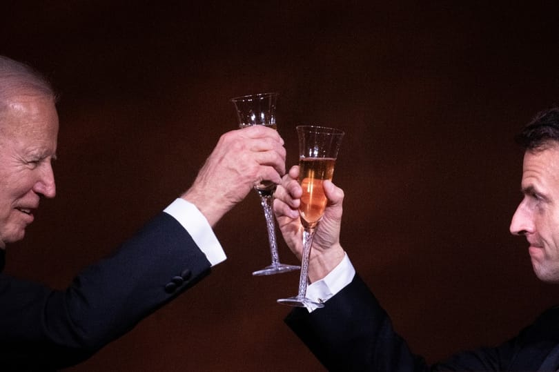 Barátok közt: Bidennél próbálta mutatni erejét az összeurópai szerepre törő Macron