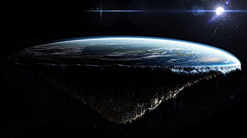 Egy ismert bokszbajnok azt hiszi, hogy a Föld lapos, a NASA pedig átver minket