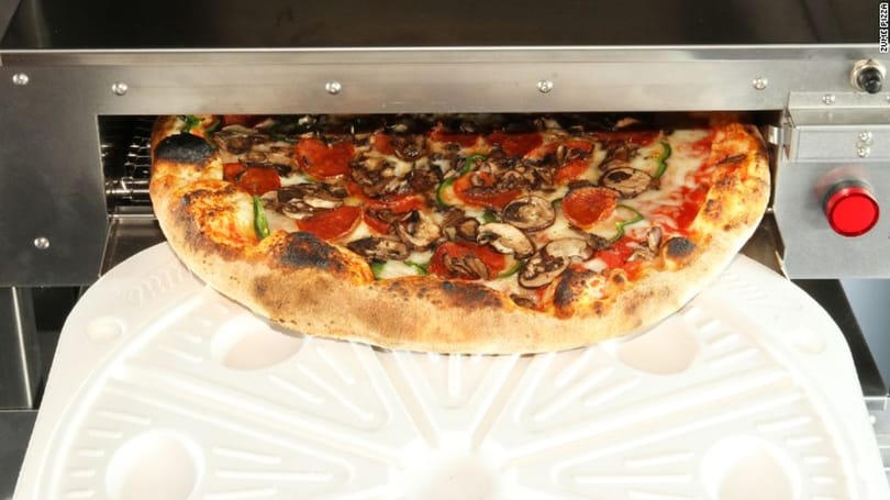 Embertelen pizza - arrivederci olasz tésztazsonglőrök?