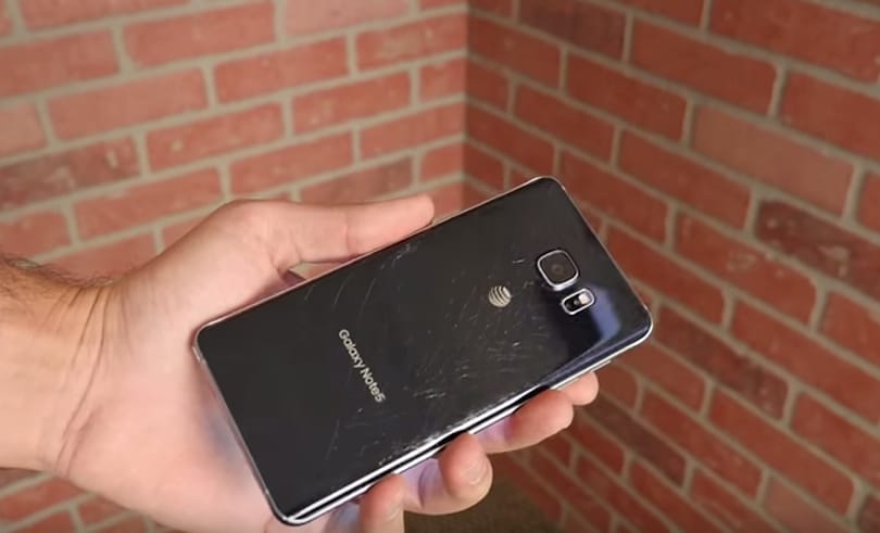 Vajon hogyan bírja? Itt a Galaxy Note5 első ejtéstesztje