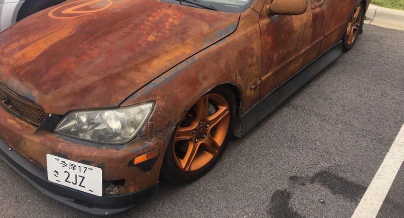 Így néz ki egy talpig rozsdás Lexus IS